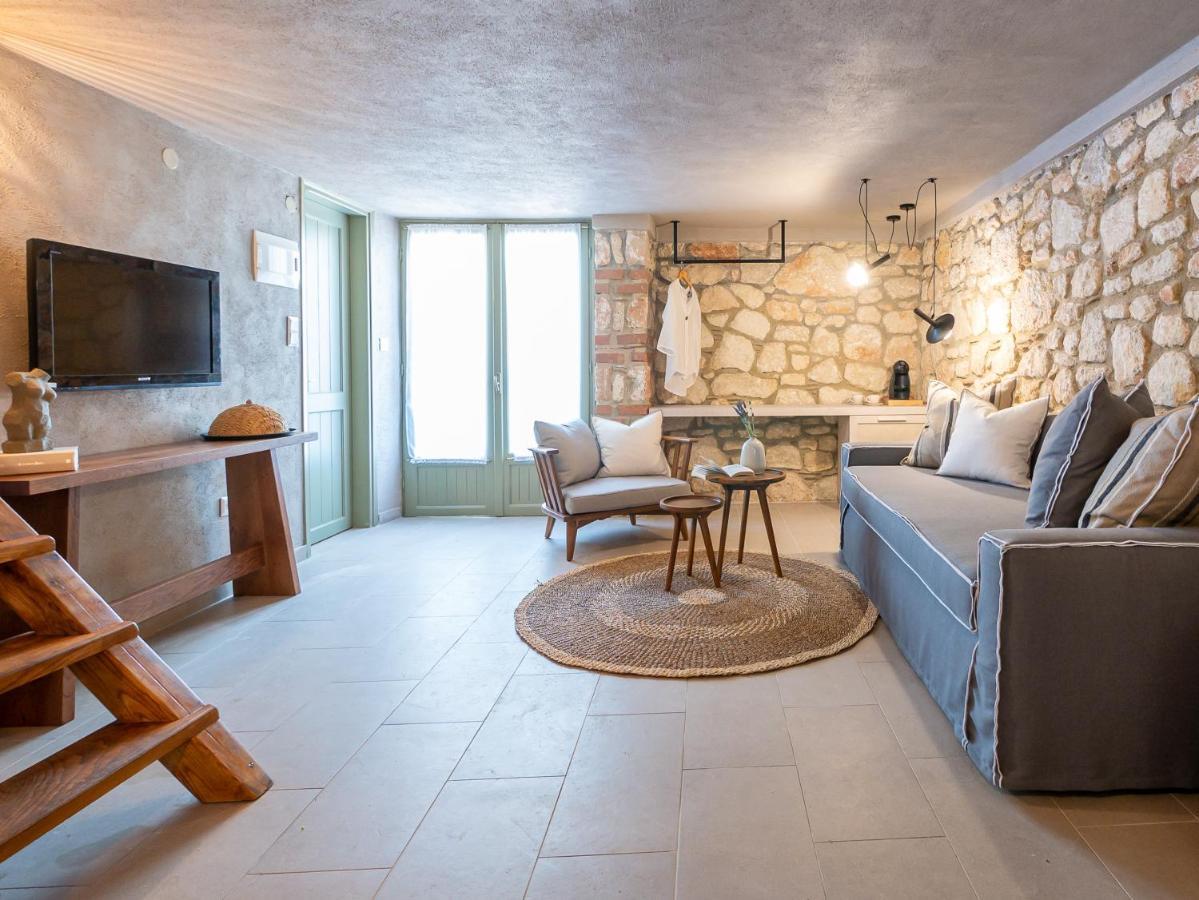 Petrino Suites Hotel Afytos Esterno foto
