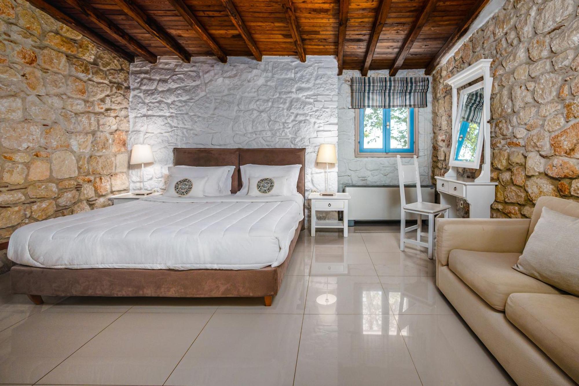 Petrino Suites Hotel Afytos Esterno foto