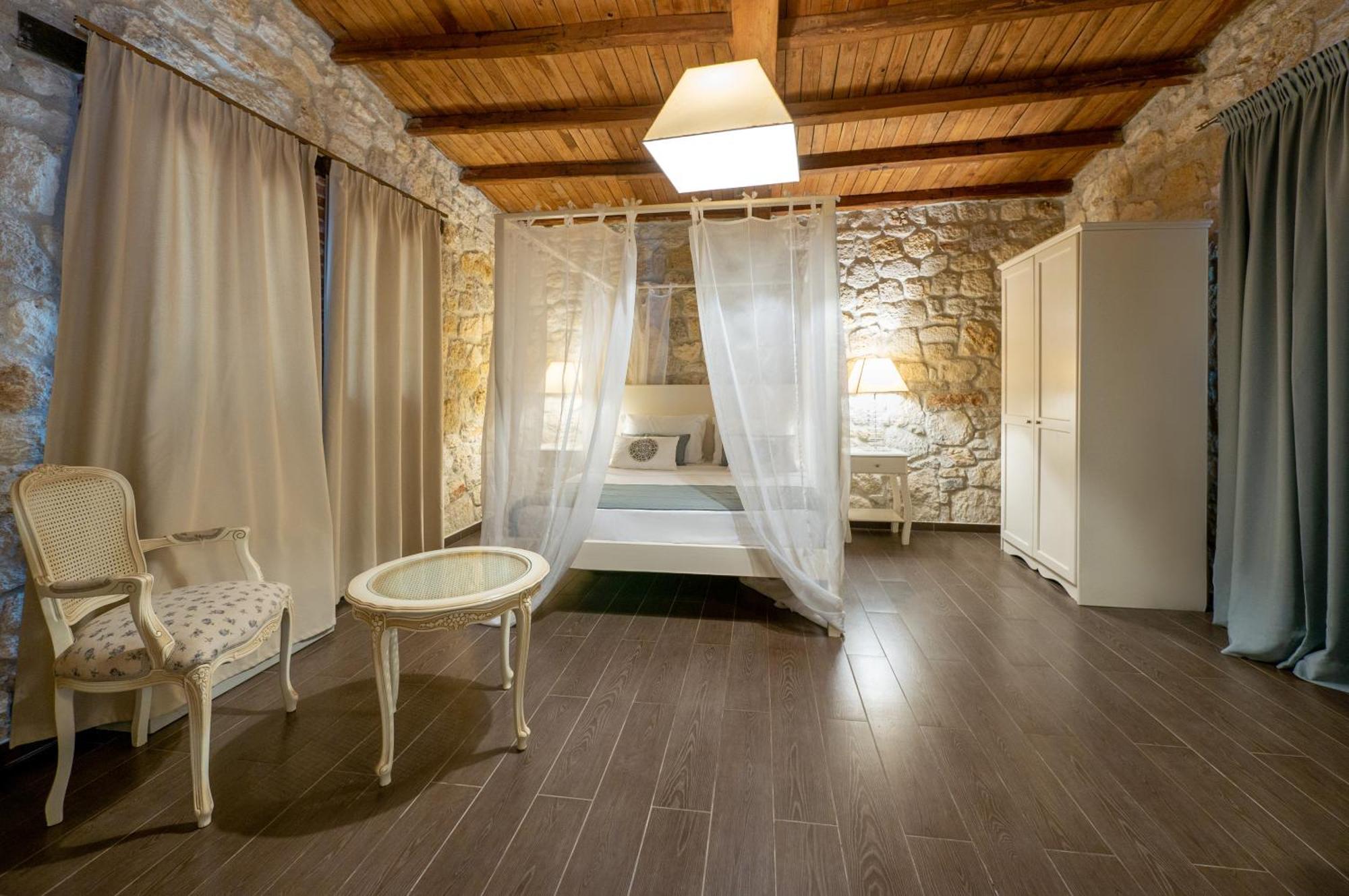 Petrino Suites Hotel Afytos Esterno foto